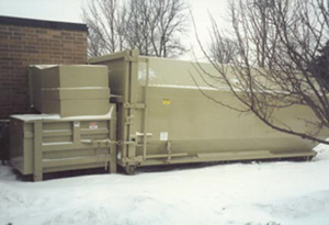 Trash Commander "Tank" with Doghouse and Chute