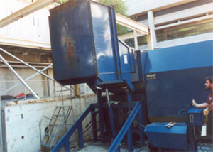Carriage Dumper with Self Contained Compactor